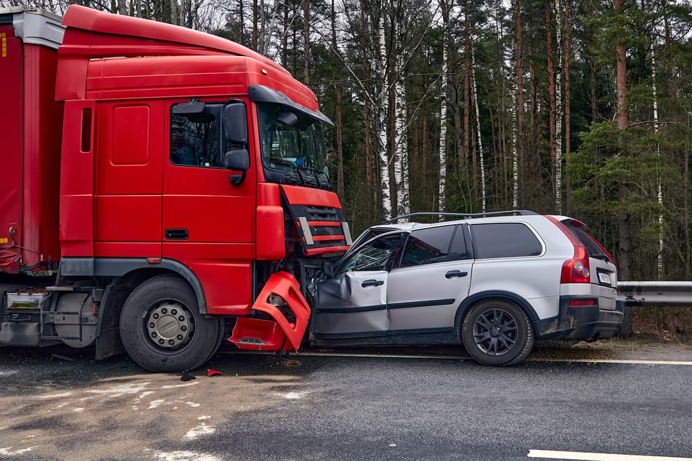 LKW TOTALSCHADEN kfz Gutachter Gutachten Plus+